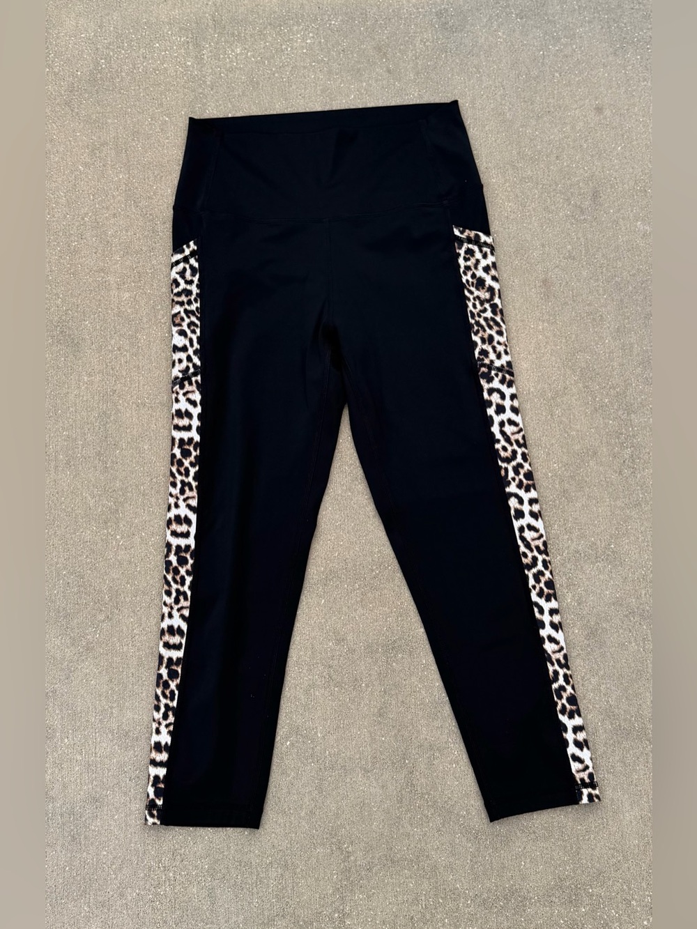 ZYIA Black Leopard Print NWOT High Waist Luxe Pocket Legging Youth 8 Women’s XXS - Picture 2 of 10